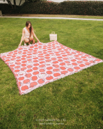 Hello Kitty® Apple – PARTY BLANKET™ - Image 4